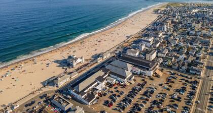 Summer Escape Close to Beach, Ocean, Shops