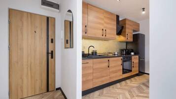 Frigorifero, forno, piano cottura, lavastoviglie