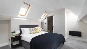 4 bedrooms, iron/ironing board, internet