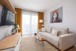 TV - Stylish Apartment | Balcony and Private Parking (Kraków)