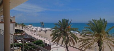 Atico Rosa Frente AL MAR CON Piscina