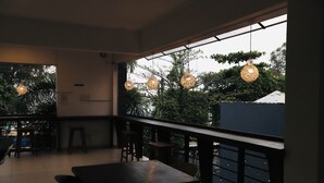 Restaurant - Twenty- Two Dazzle Bay (Weligama)
