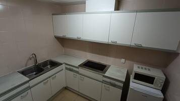 Réfrigérateur, micro-ondes