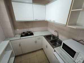 Fridge, microwave