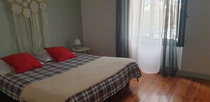 5 makuuhuonetta, silitysrauta/-lauta, Wi-Fi, vuodevaatteet