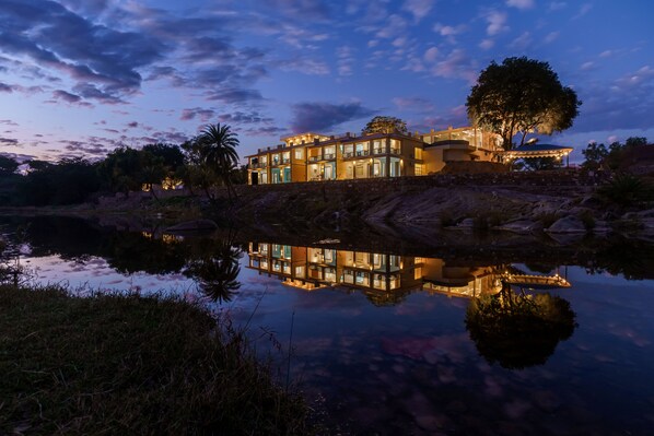 واجهة المنشأة