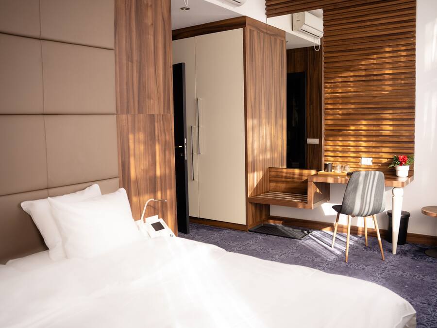 Superior Room, 1 Queen Bed, Non Smoking, City View | 1 bedroom, premium bedding, individually decorated, desk