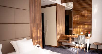 Olivia Rooms