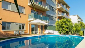 Pool - Luxury Apartment with Private Pool & Garden in Figueres (Figueras)