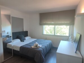 2 bedrooms, bed sheets