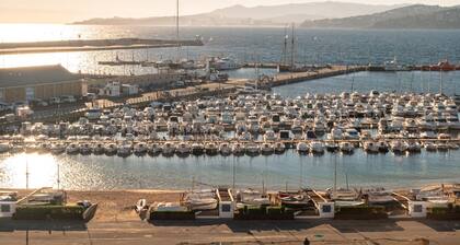 Spacious Historic House in Palamós Old Town - Sleeps 10