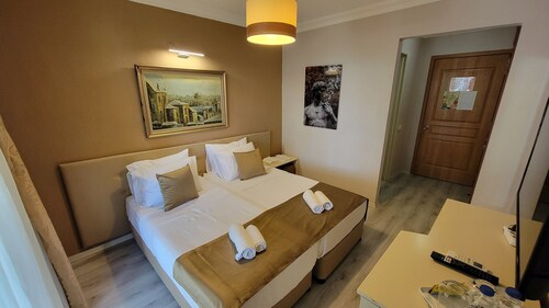 Güneş Otel
