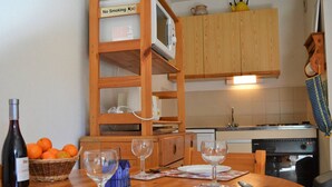 Dining - Beachside 2-Room Apartment with Cabin, Loggia, Parking - Sleeps 4, 300m from La Favière Beach (Bormes-les-Mimosas)