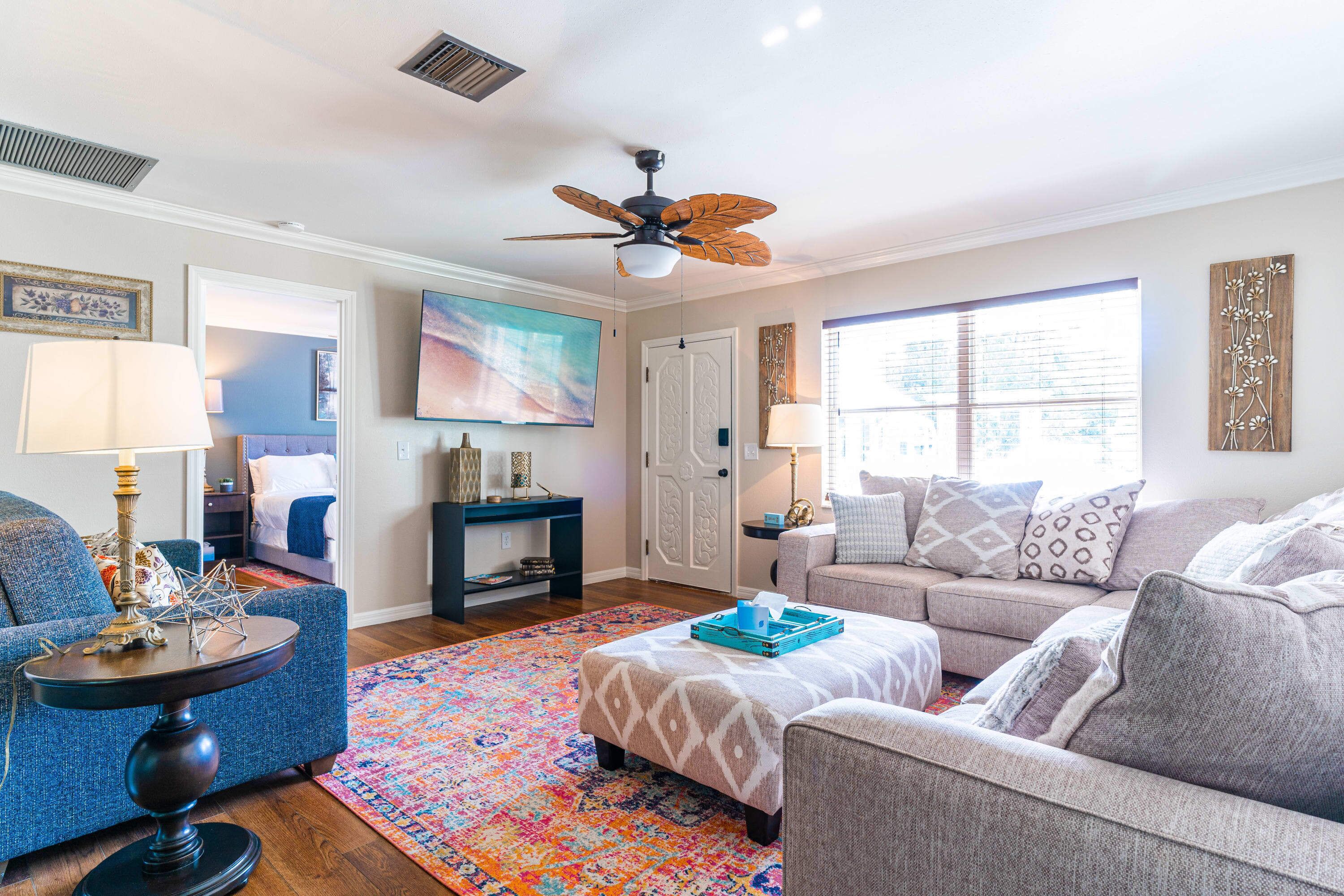 Téléviseur, bureau