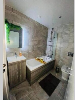 Bathroom - Doncaster City Centre Deluxe (Doncaster)