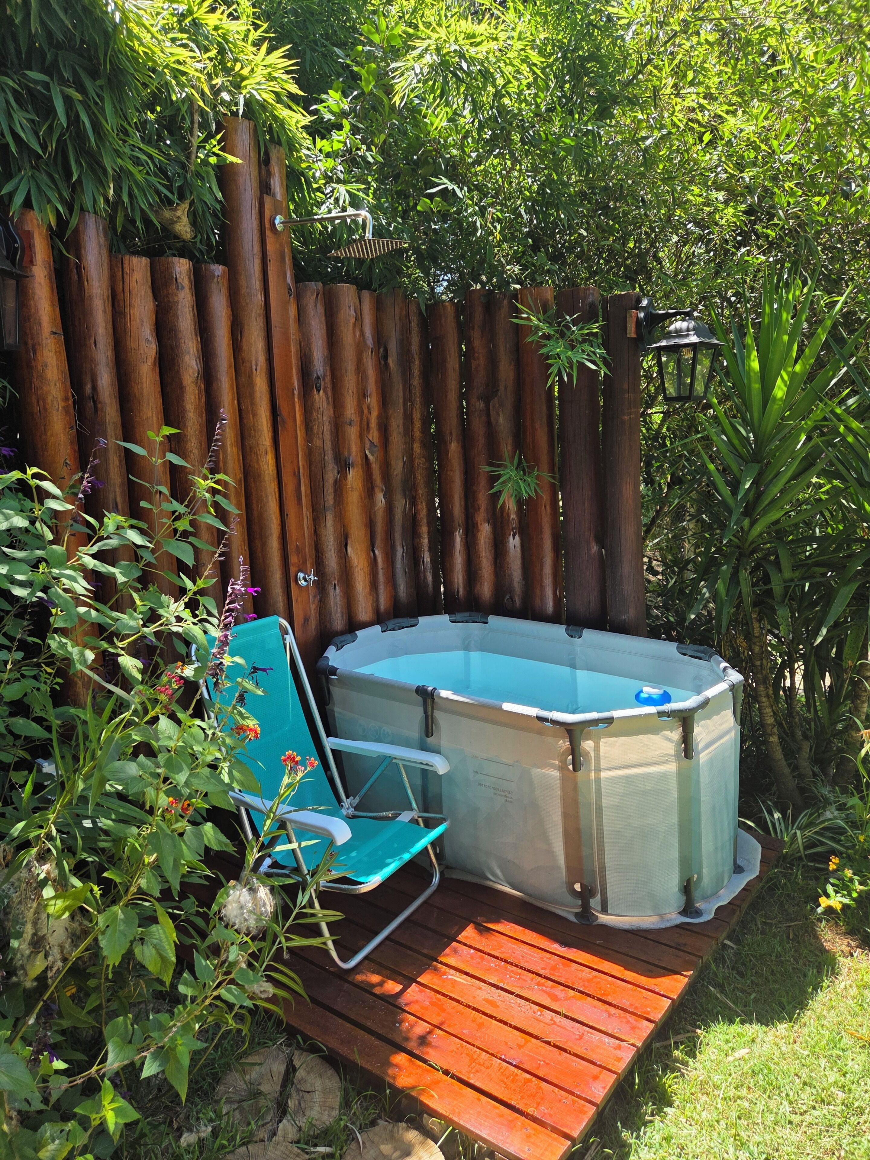 Bañera de hidromasaje al aire libre
