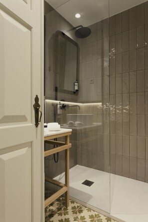 Handtücher, Seife, Toilettenpapier