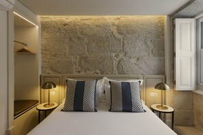 2 bedrooms, WiFi, bed sheets - Stay at our family friendly 2 bedroom Superior Apartment in downtown Porto! (Porto)