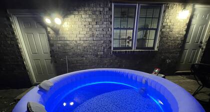 Discounted Charleston King Suite Hot Tub FirePlace