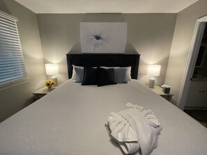 3 bedrooms, desk, iron/ironing board, travel cot
