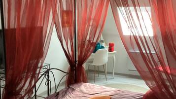 4 dormitoris, planxa i posts de planxar, wifi gratuïta i roba de llit