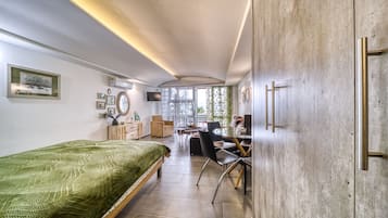 1 bedroom, desk, iron/ironing board, free WiFi