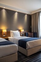 Minibar, caja fuerte, escritorio y espacio para trabajar con un portátil