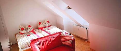 1 bedroom, free WiFi, bed sheets