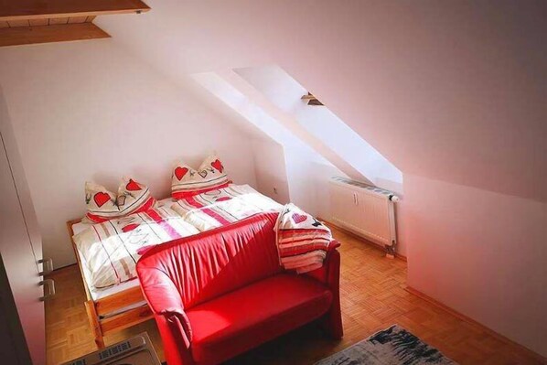 1 bedroom, free WiFi, bed sheets