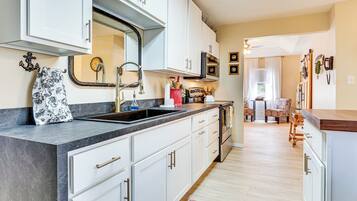 Apartment (1 Bedroom) | Interior