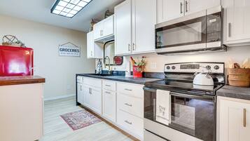 Apartment (1 Bedroom) | Interior