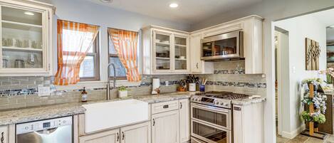 House (2 Bedrooms) | Interior