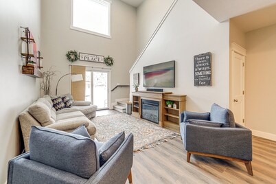 Hike, Fish & Ski! Bright Swan Valley Townhome