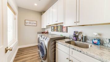 Apartment (4 Bedrooms) | Interior