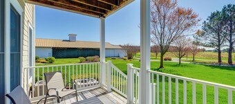 3 Mi to Beach: Ocean View Getaway w/ Pool Access