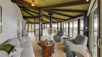 House (3 Bedrooms) | Front of property