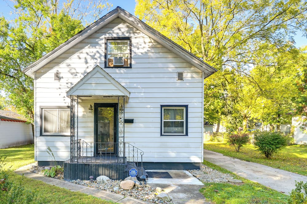 Niles Vacation Rental Near St Joseph River! - Berrien Center, MI