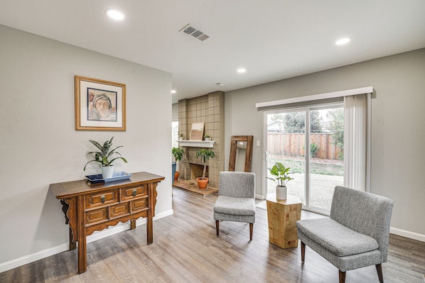 House (3 Bedrooms) | Interior