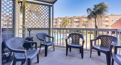 Galveston Vacation Rental - Walk to the Beach!