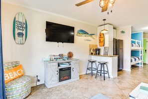 Apartment (1 Bedroom) | Interior - Galveston Vacation Rental - Walk to the Beach! (Galveston)