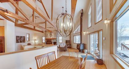 Wasilla 'spruce Moose' Cabin: Lakefront + Hot Tub!