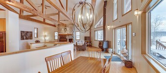 Wasilla 'spruce Moose' Cabin: Lakefront + Hot Tub!
