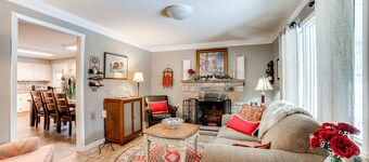 Rector Home w/ Hot Tub ~ 6 Mi to Ligonier!