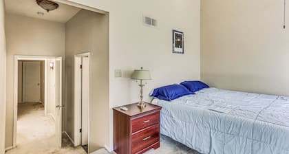 Spacious Downtown Fresno Townhome: Walk to Ucsf