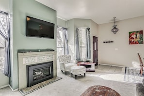 Apartment (1 Bedroom) | Interior - Spacious Downtown Fresno Townhome: Walk to Ucsf (Fresno)