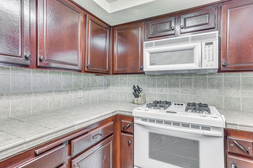 Spacious Downtown Fresno Townhome: Walk to Ucsf