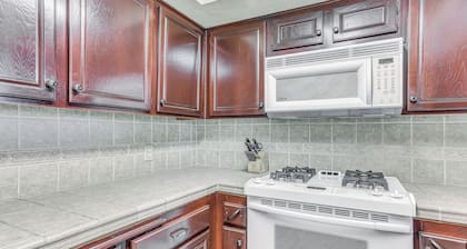 Spacious Downtown Fresno Townhome: Walk to Ucsf