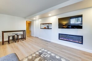 Interior - Waynesville Studio Suite < 1 Mi to Downtown! (Waynesville)