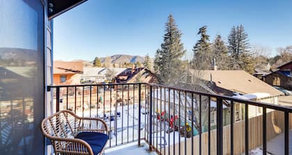 Flagstaff Townhome Near Downtown w/ Mountain Views