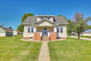 House (4 Bedrooms) | Interior - Quaint Howells Retreat - Steps From Main Street! (Howells)